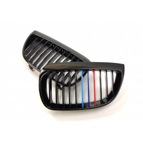 BMW 1 E87/E81/E82 2004- Grila frontală negru lucios (set de 2 piese cu ornamente în 3 culori)tuning dreapta/stânga